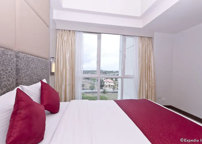 Sotogrande And In Cebu Ośrodek wypoczynkowy 4*