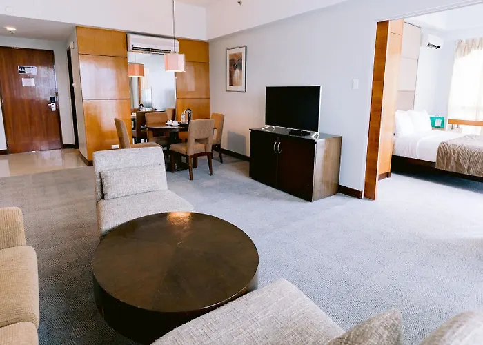 Sotogrande And In Cebu Ośrodek wypoczynkowy 4*